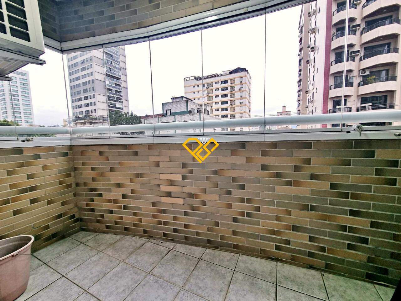 Apartamento para aluguel no Embaré: Varanda