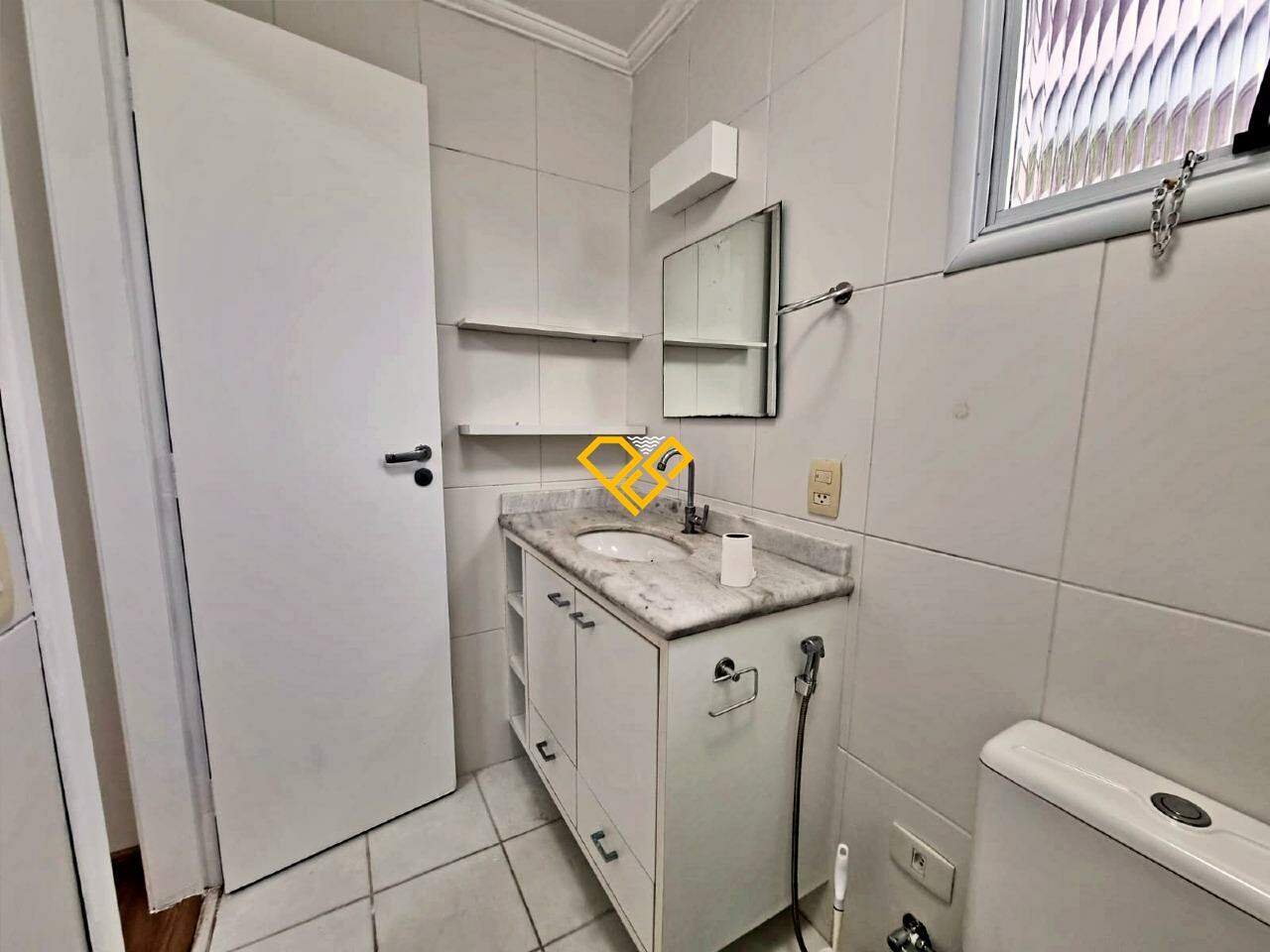 Apartamento para aluguel no Embaré: Wc suíte