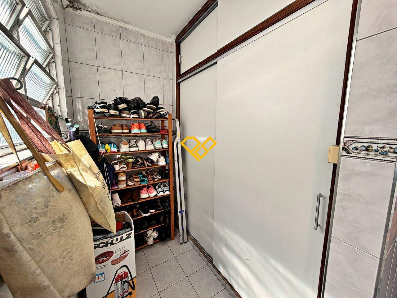 Apartamento à venda no Ponta da Praia: Dependencia