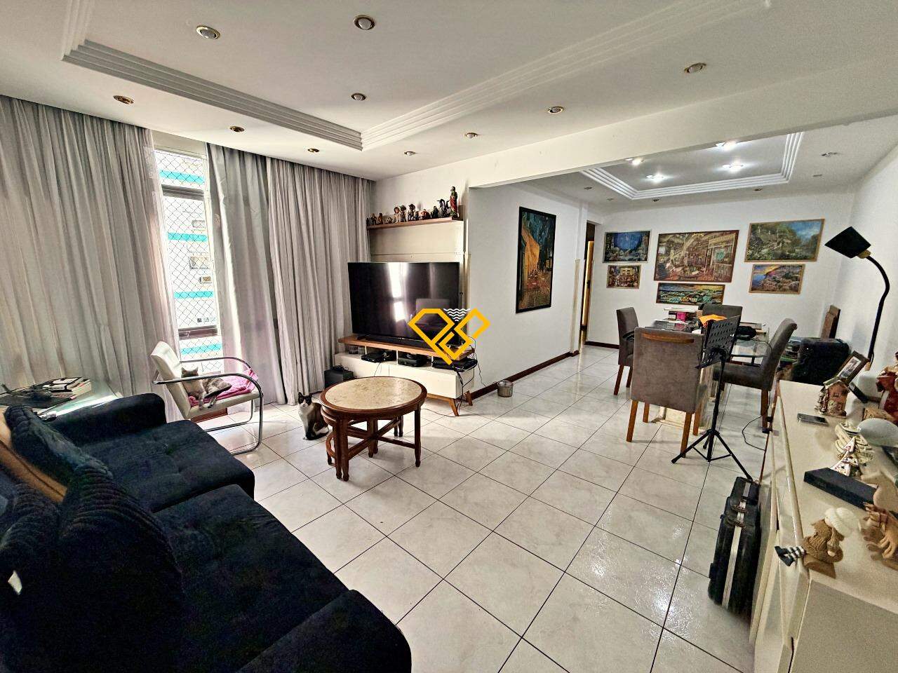 Apartamento à venda no Ponta da Praia: Sala