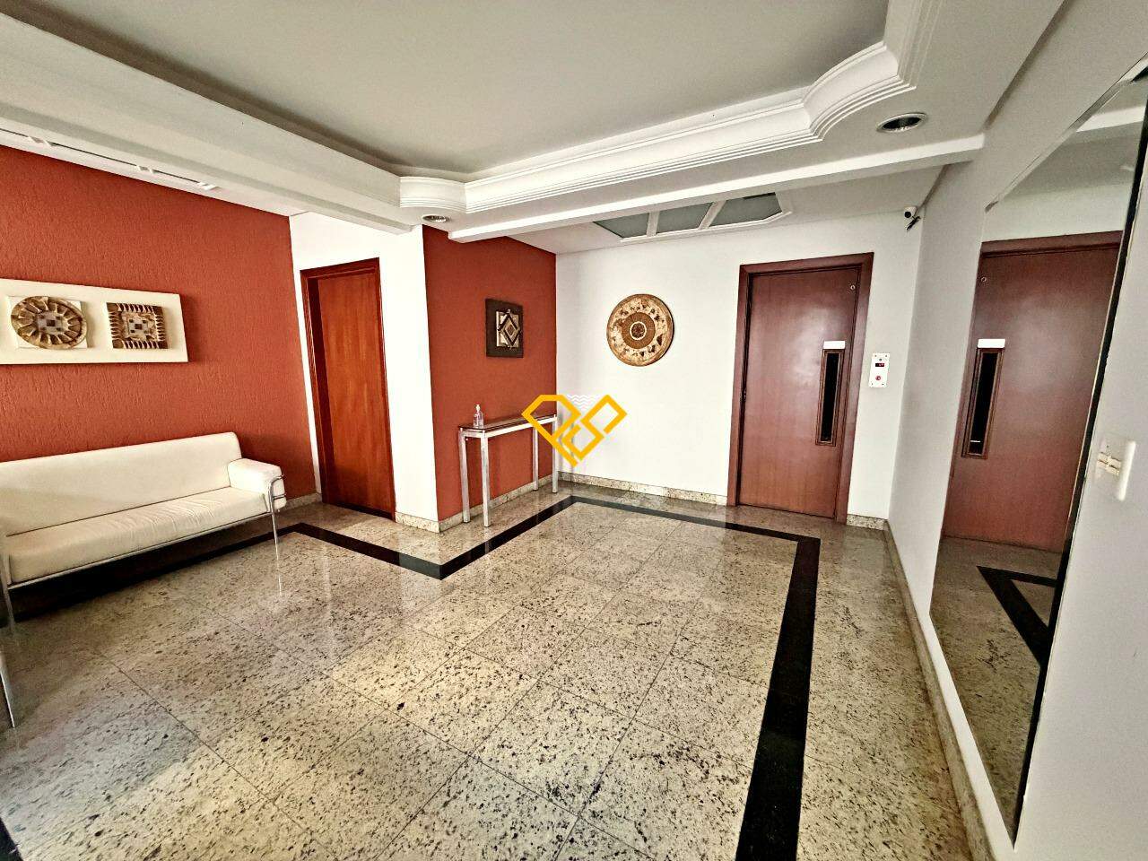 Apartamento à venda no Ponta da Praia: Hall social