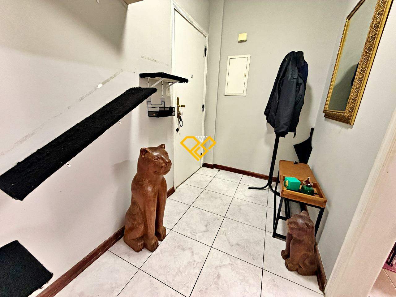 Apartamento à venda no Ponta da Praia: Entrada