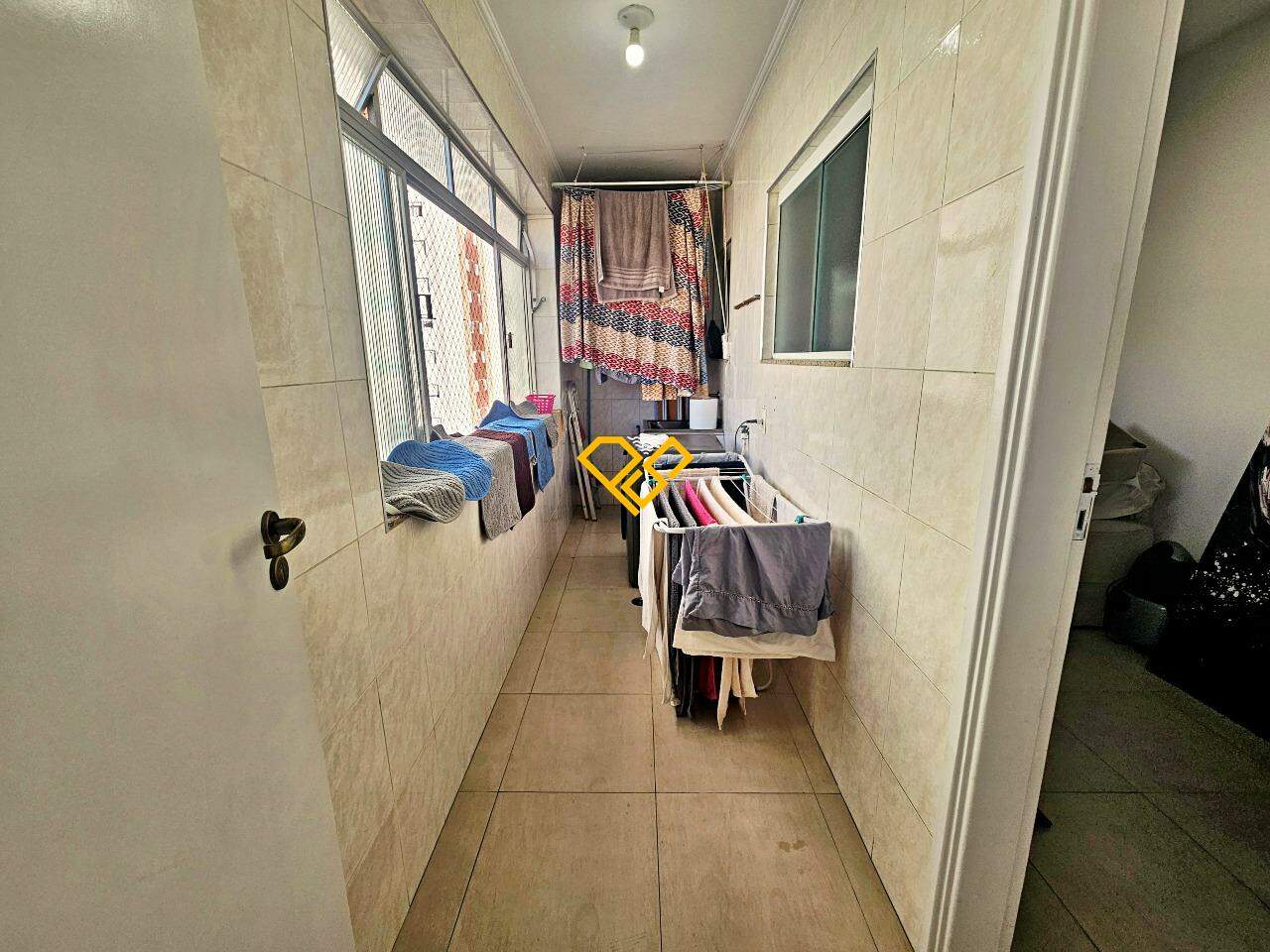 Cobertura para aluguel no Pompéia: Área de serviço