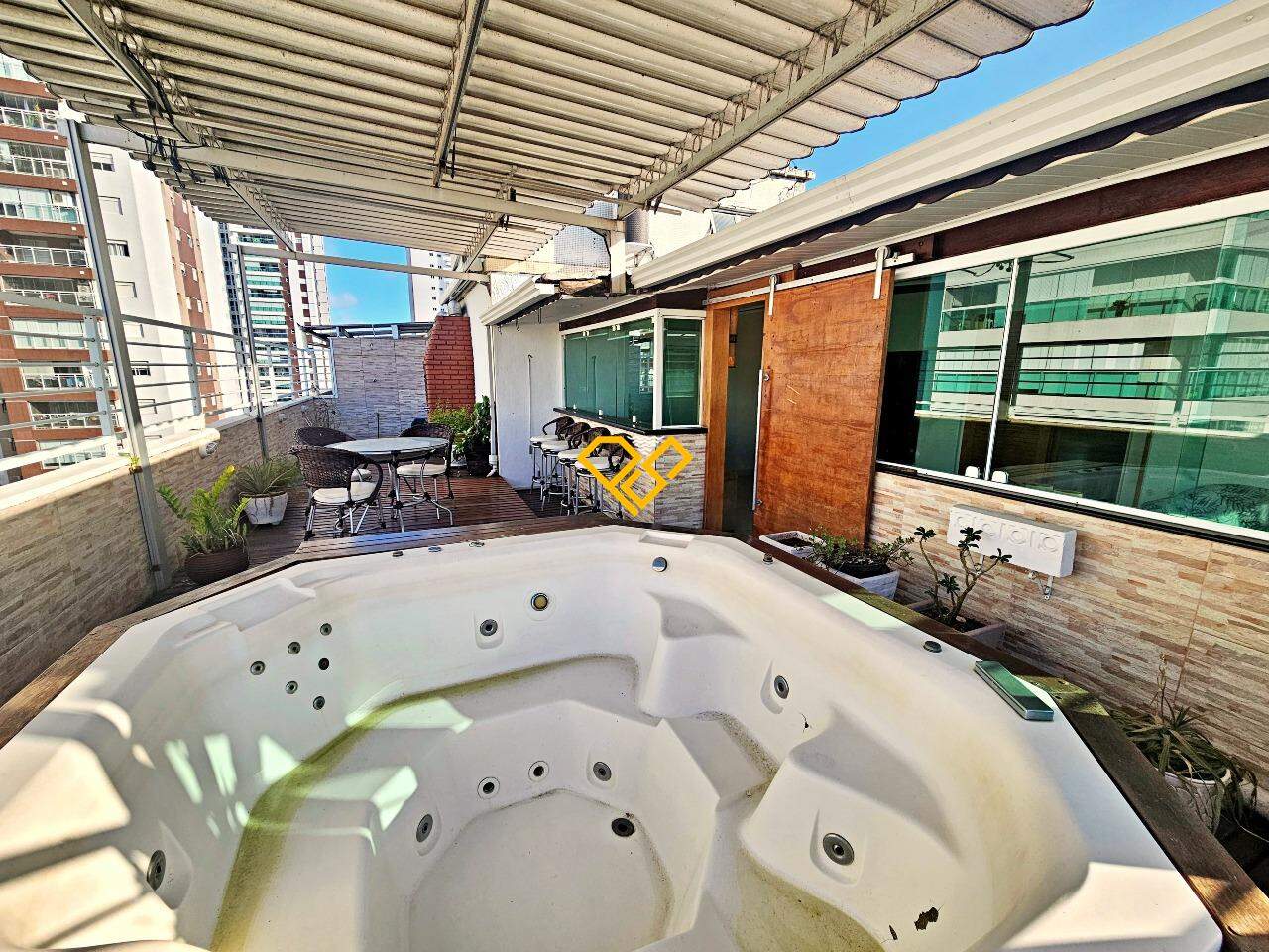 Cobertura para aluguel no Pompéia: Lazer - jacuzzi