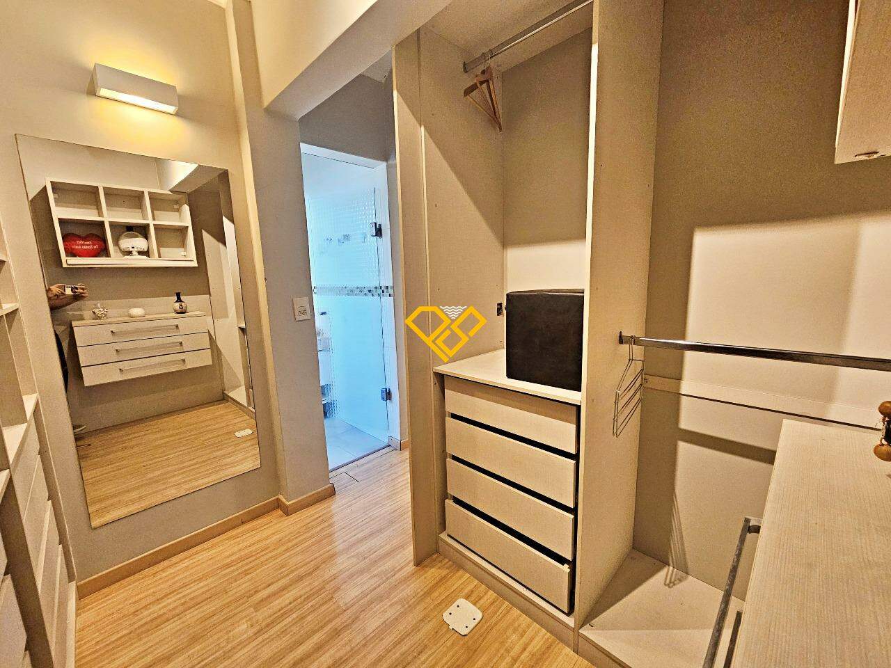 Cobertura para aluguel no Pompéia: Dormitório 1 - suíte/ closet - 2° piso