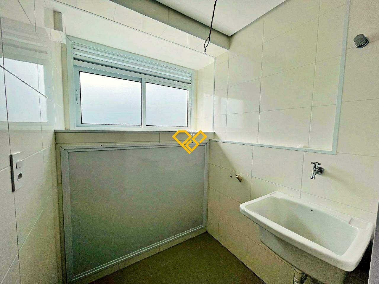 Apartamento à venda no Embaré: Área de serviço