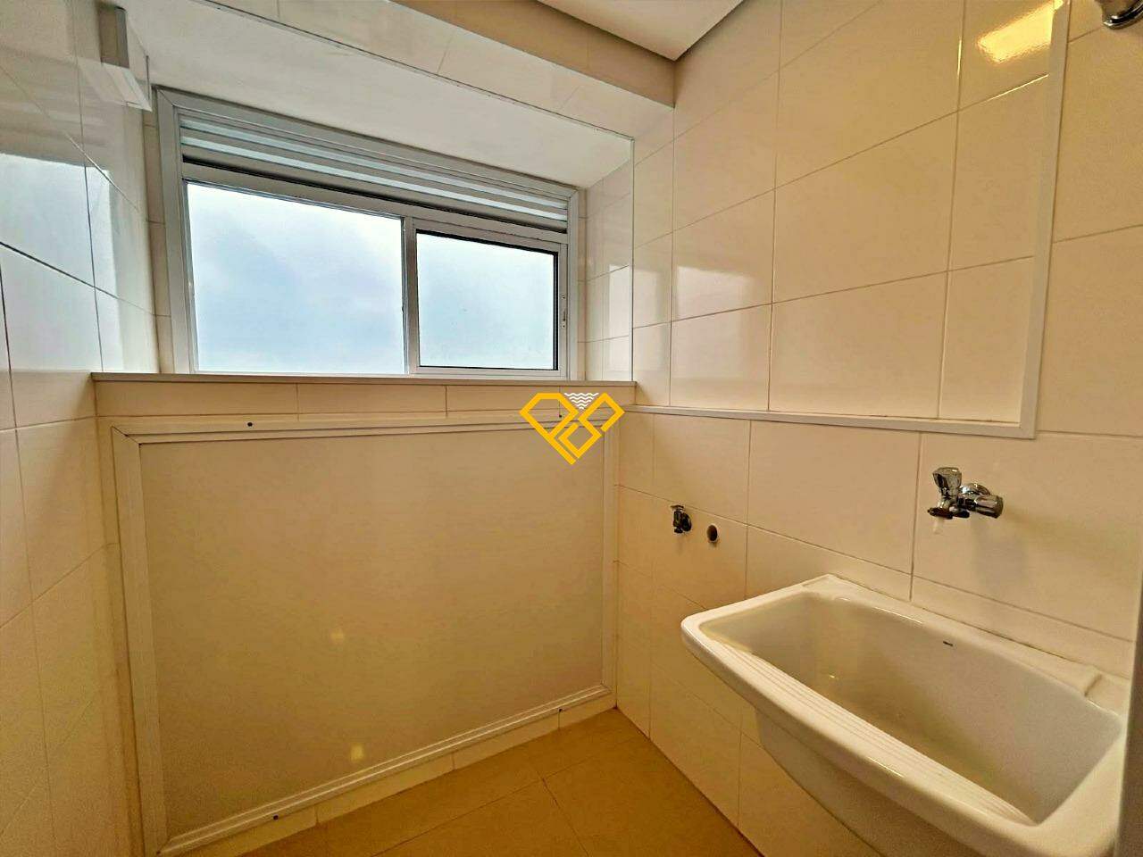 Apartamento à venda no Embaré: Área de serviço