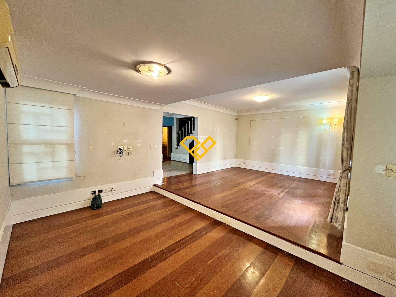 Sobrado à venda no Gonzaga: Sala 1° piso