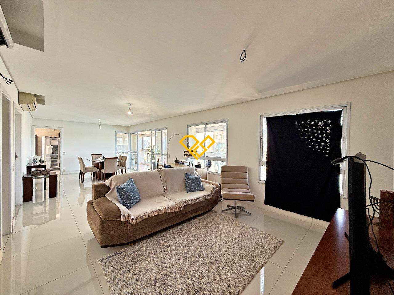 Apartamento à venda no Ponta da Praia: Sala