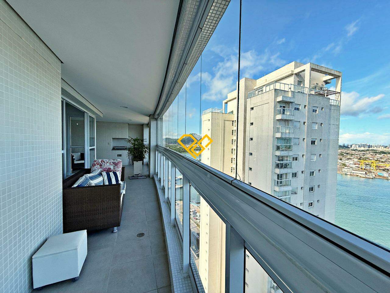 Apartamento à venda no Ponta da Praia: Varanda