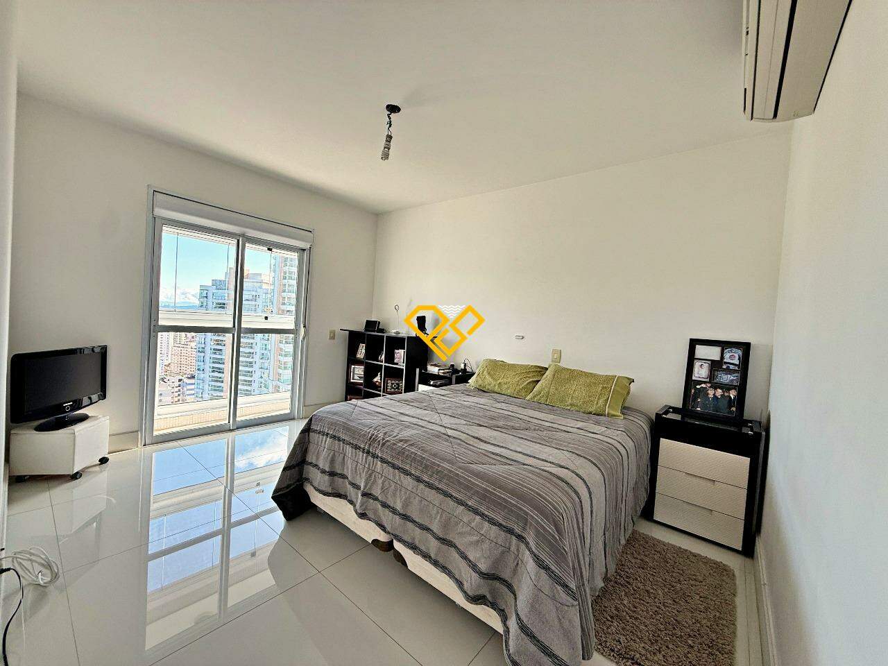 Apartamento à venda no Ponta da Praia: Suíte 1 - master