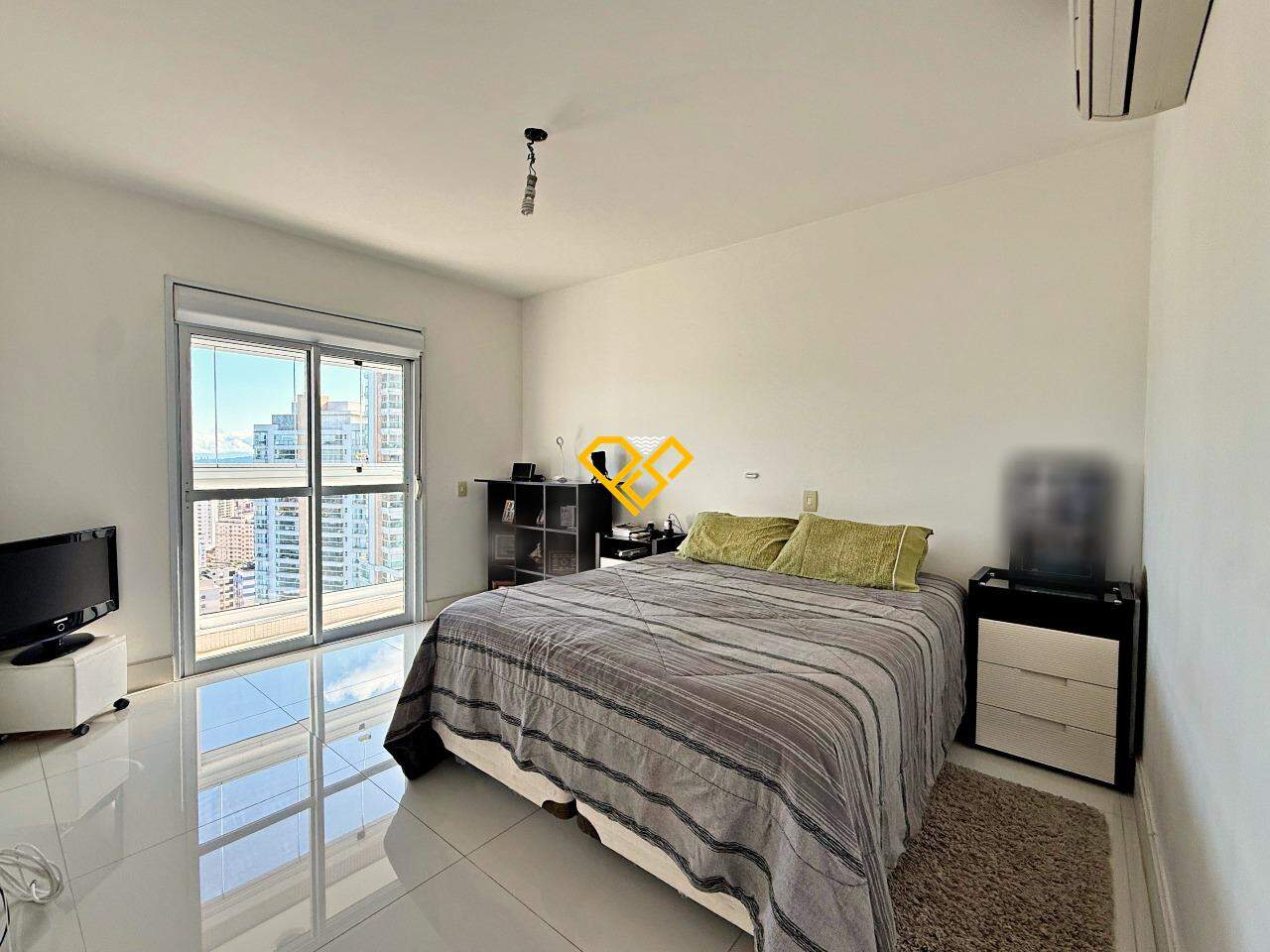 Apartamento à venda no Ponta da Praia: Suíte 1 - master