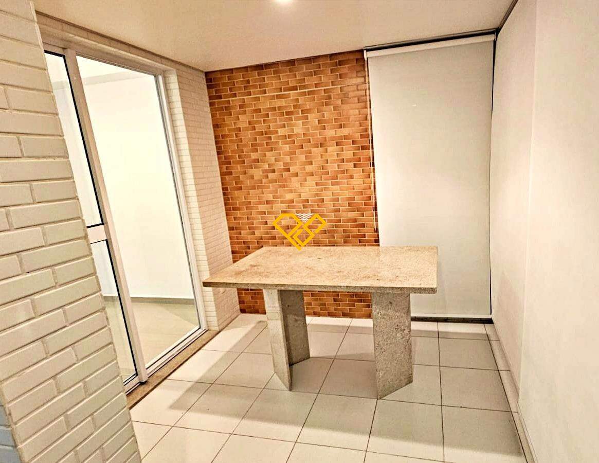 Apartamento para aluguel no Ponta da Praia: Varanda