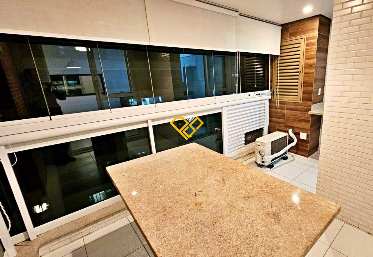 Apartamento para aluguel no Ponta da Praia: Varanda