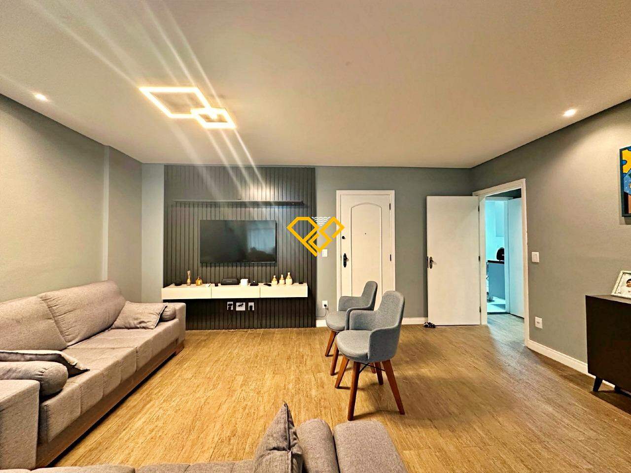 Apartamento à venda no Embaré: