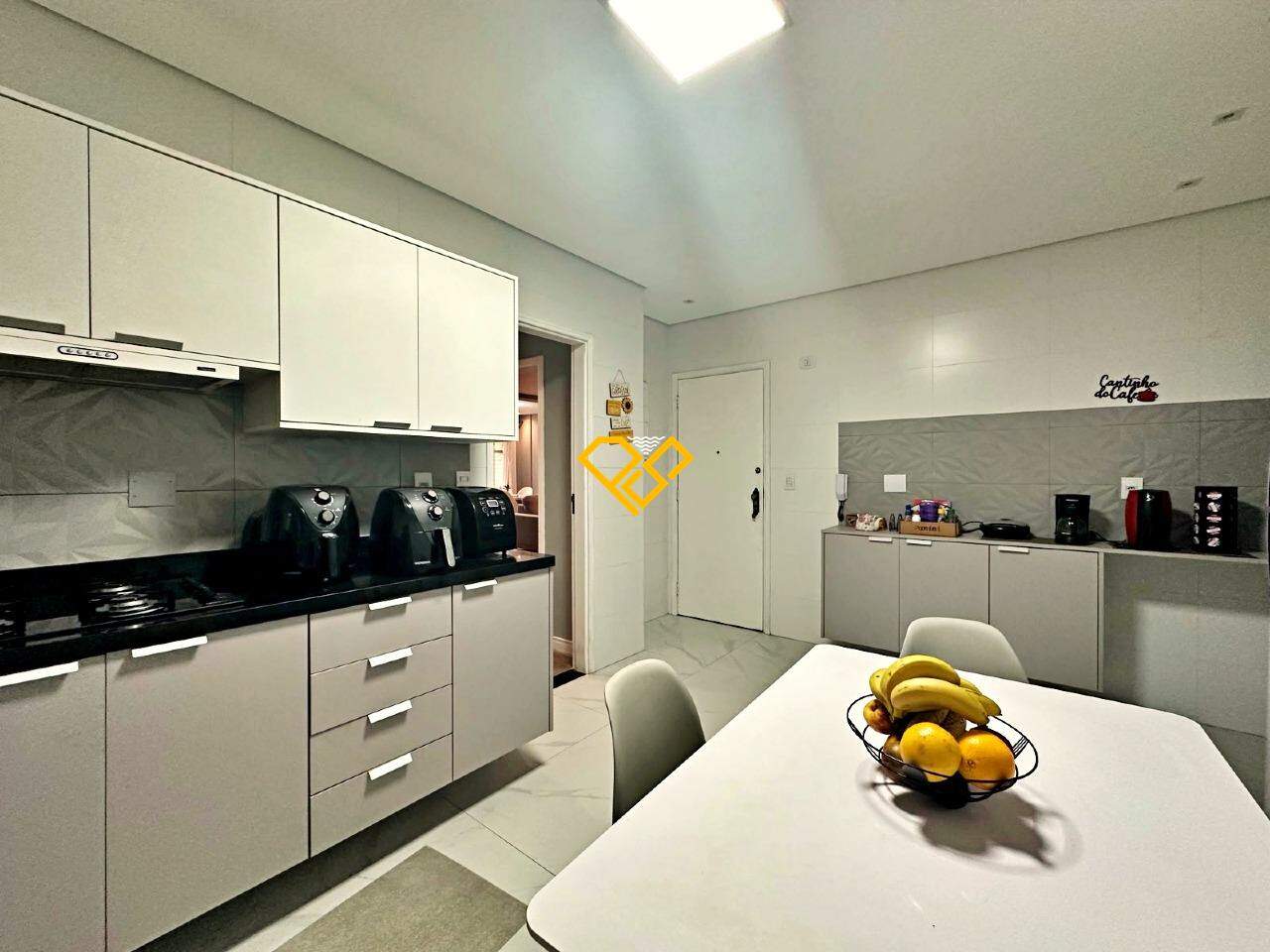 Apartamento à venda no Embaré: Cozinha