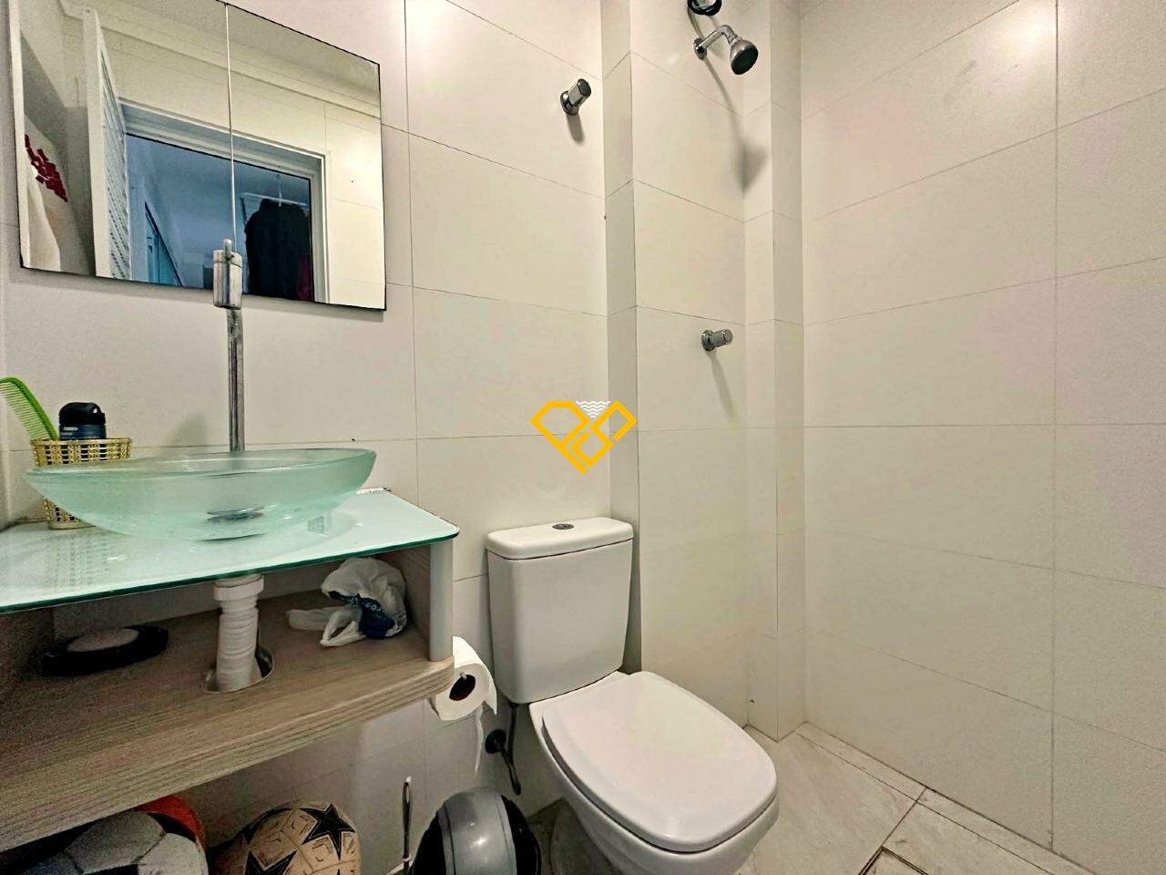 Apartamento à venda no Embaré: Wc de serviço