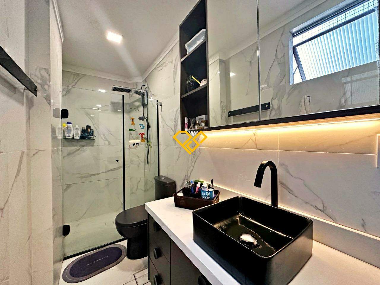 Apartamento à venda no Embaré: Wc suíte