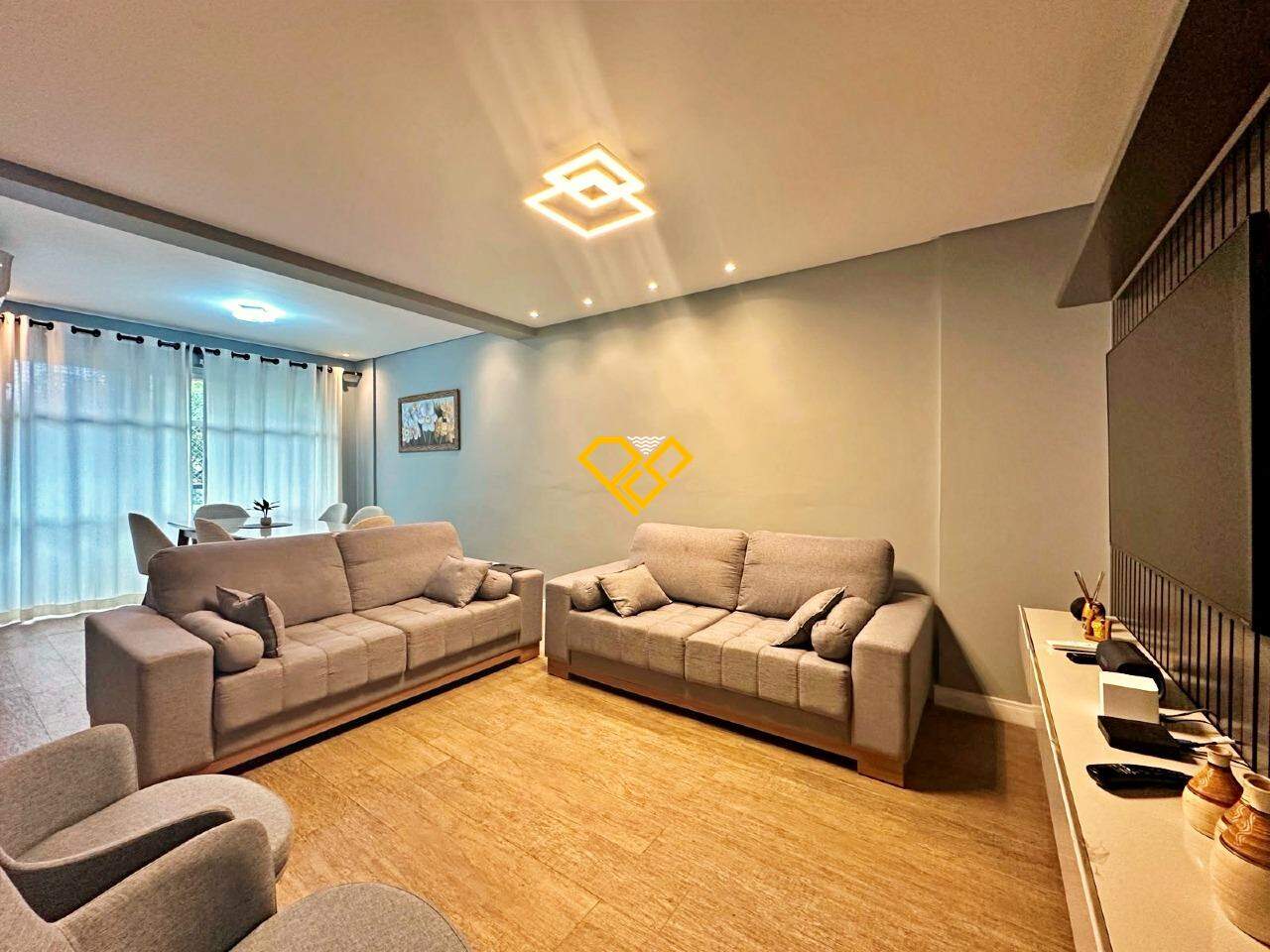 Apartamento à venda no Embaré: 