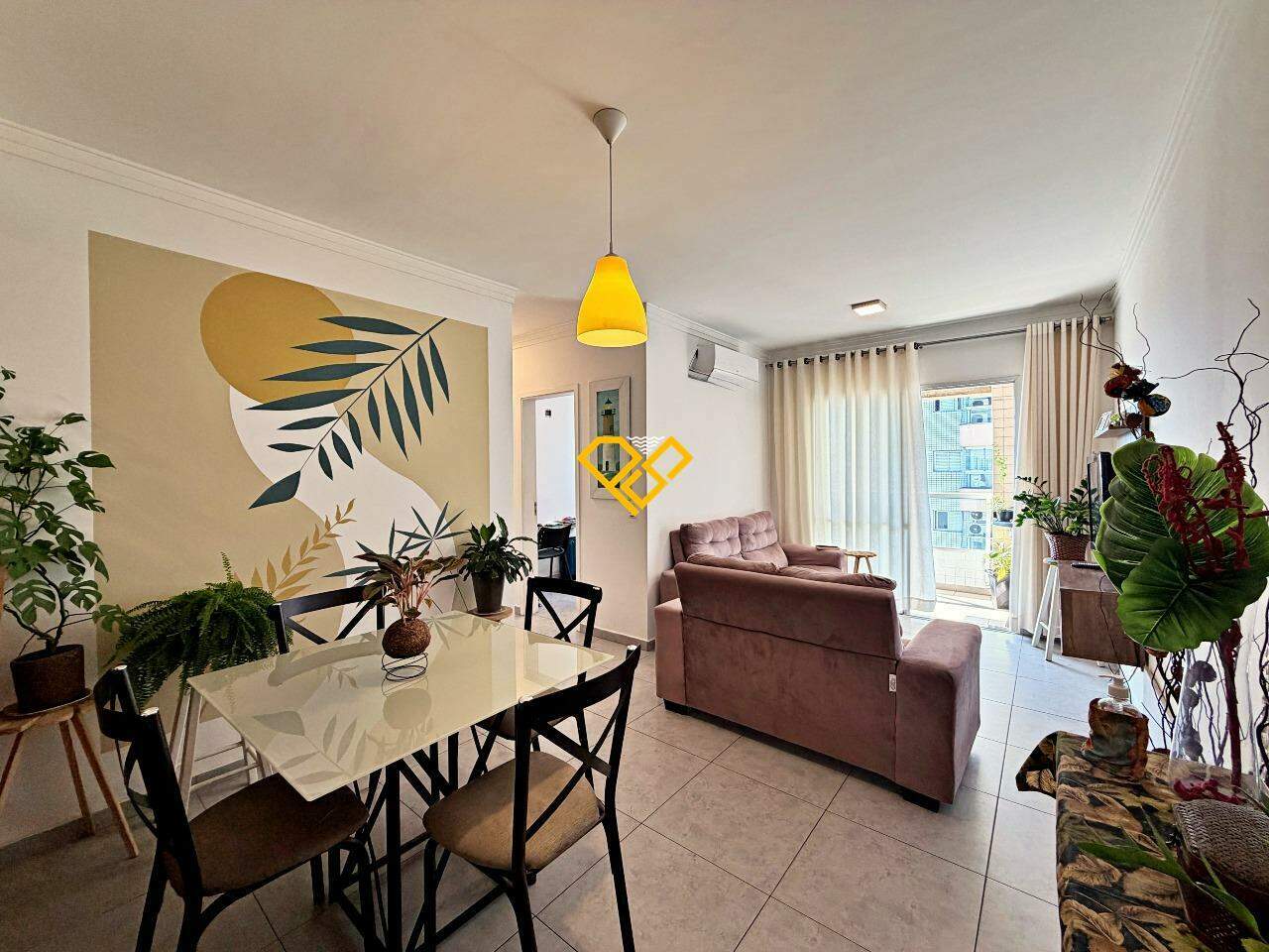 Apartamento à venda no Ponta da Praia: Sala