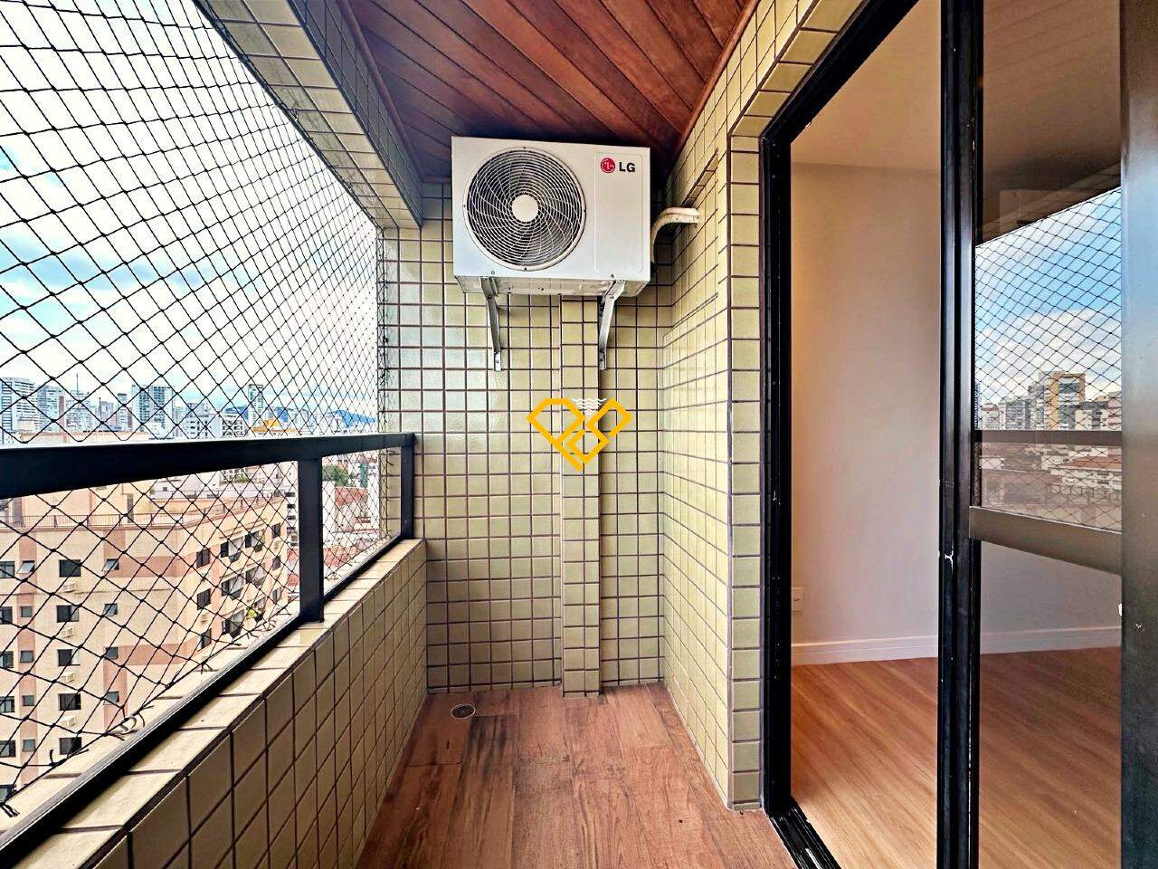 Apartamento à venda no Embaré: Varanda