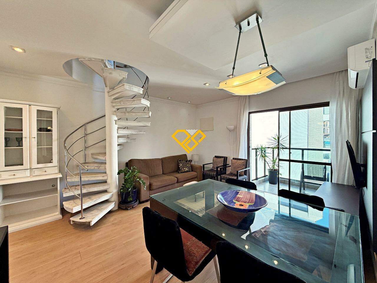 Cobertura à venda no Boqueirão: Sala 1° piso