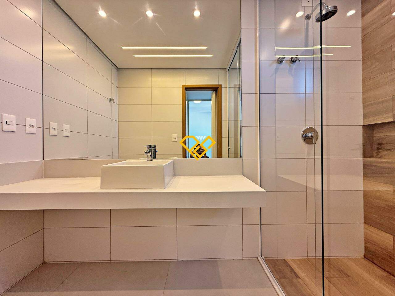 Apartamento para aluguel no Aparecida: Wc suíte