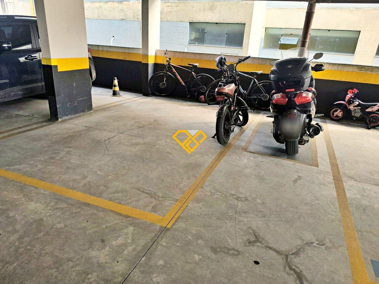 Apartamento à venda no Ponta da Praia: Garagem