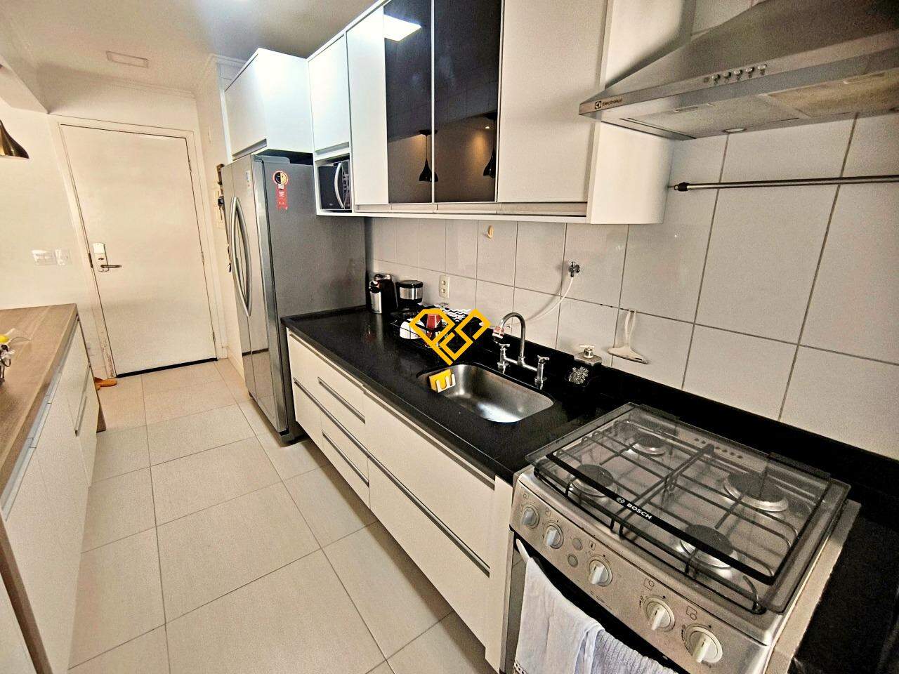 Apartamento à venda no Ponta da Praia: Cozinha