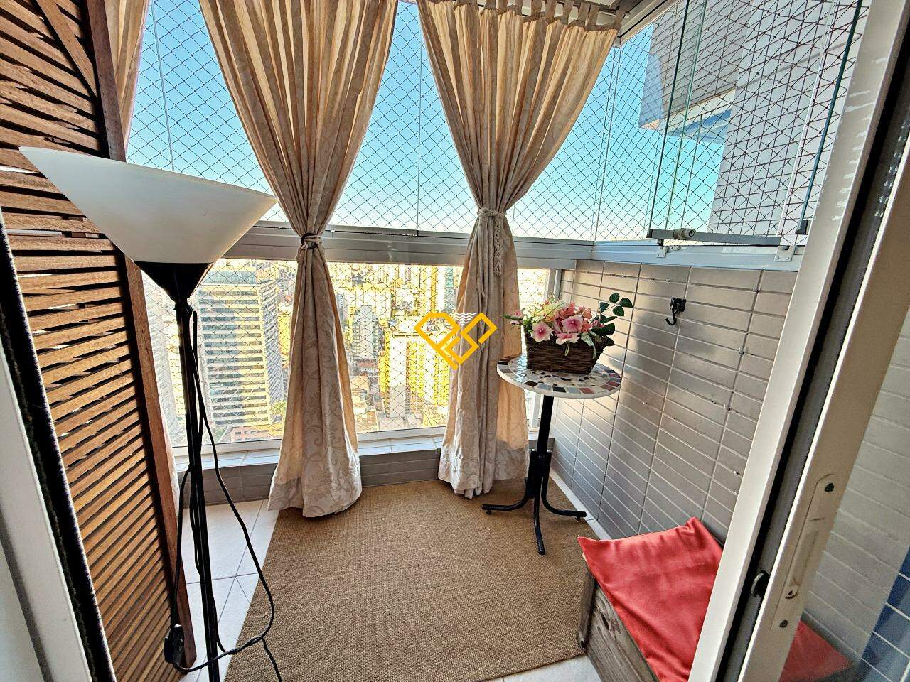Apartamento para aluguel no Gonzaga: Varanda