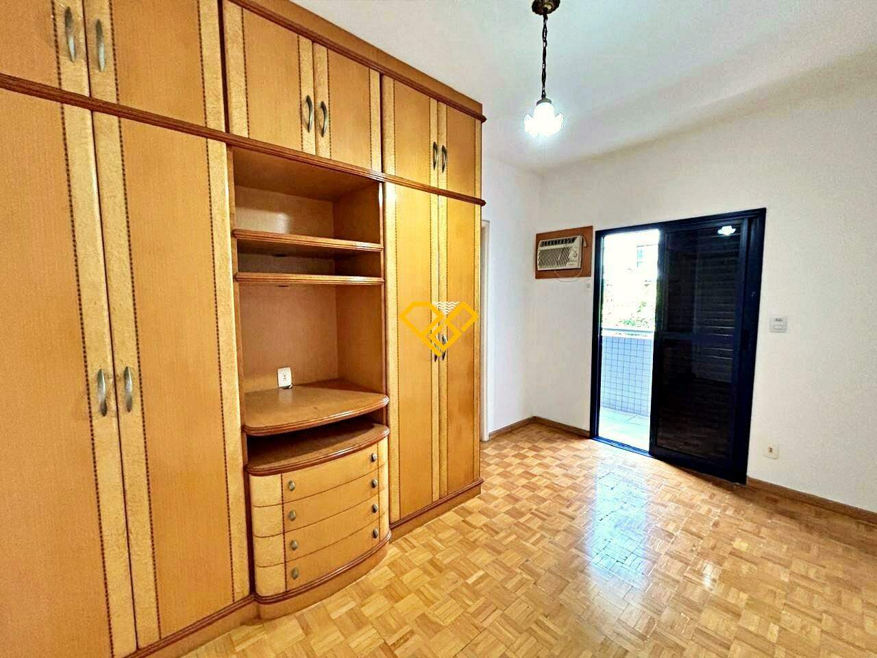 Apartamento à venda no Ponta da Praia: Suíte 2