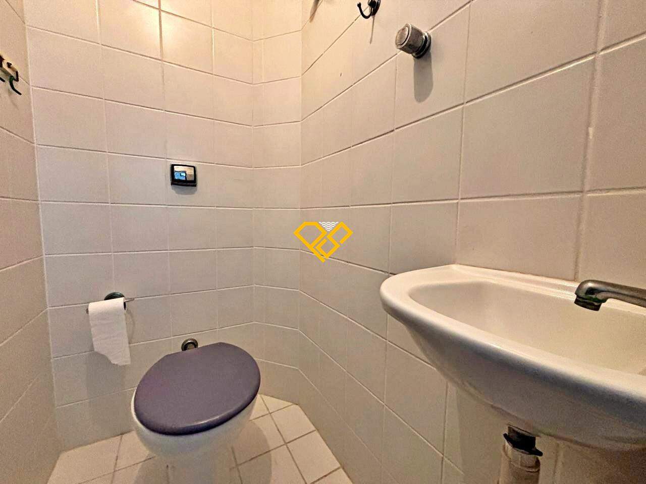 Apartamento à venda no Ponta da Praia: Wc de serviço