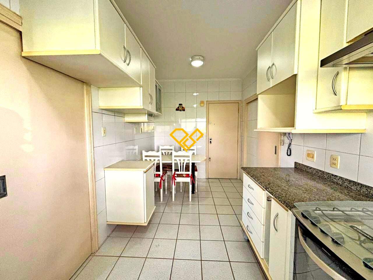 Apartamento à venda no Ponta da Praia: Cozinha