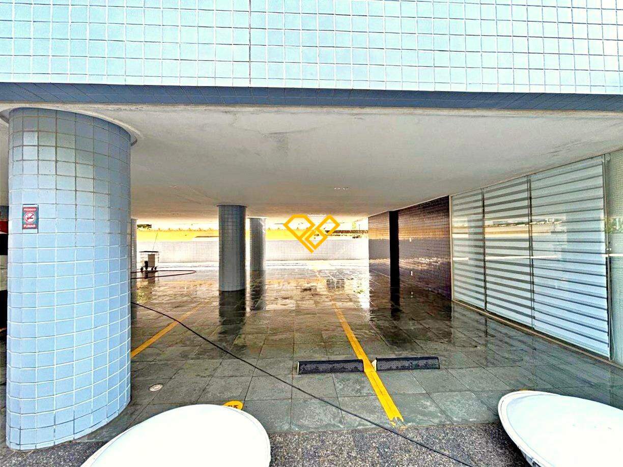 Apartamento à venda no Ponta da Praia: Garagem