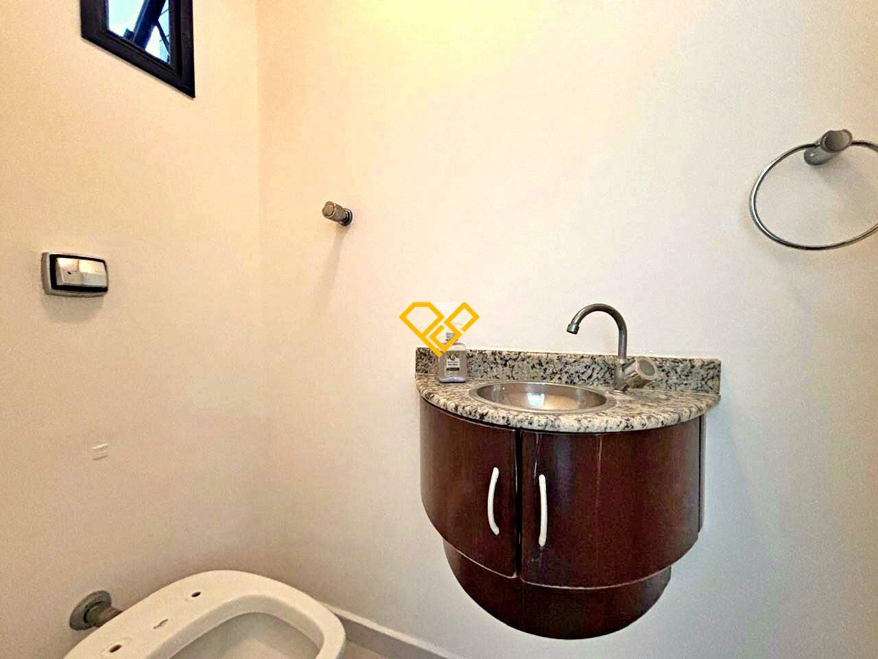 Apartamento à venda no Ponta da Praia: Lavabo