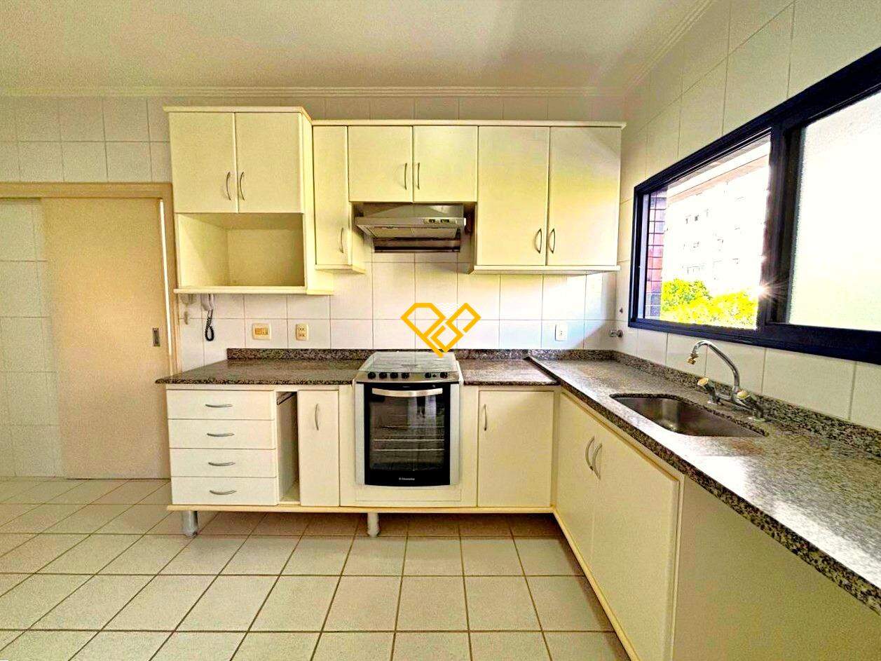 Apartamento à venda no Ponta da Praia: Cozinha
