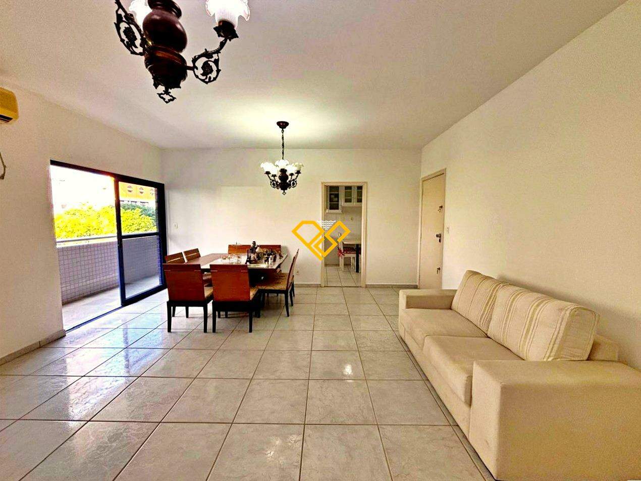 Apartamento à venda no Ponta da Praia: Sala