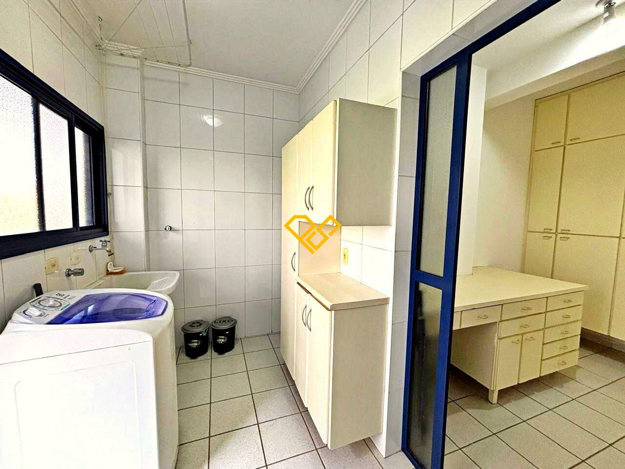 Apartamento à venda no Ponta da Praia: Área de serviço