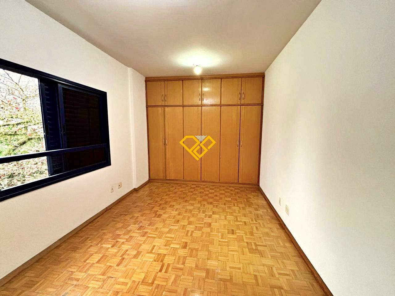 Apartamento à venda no Ponta da Praia: Suíte 1