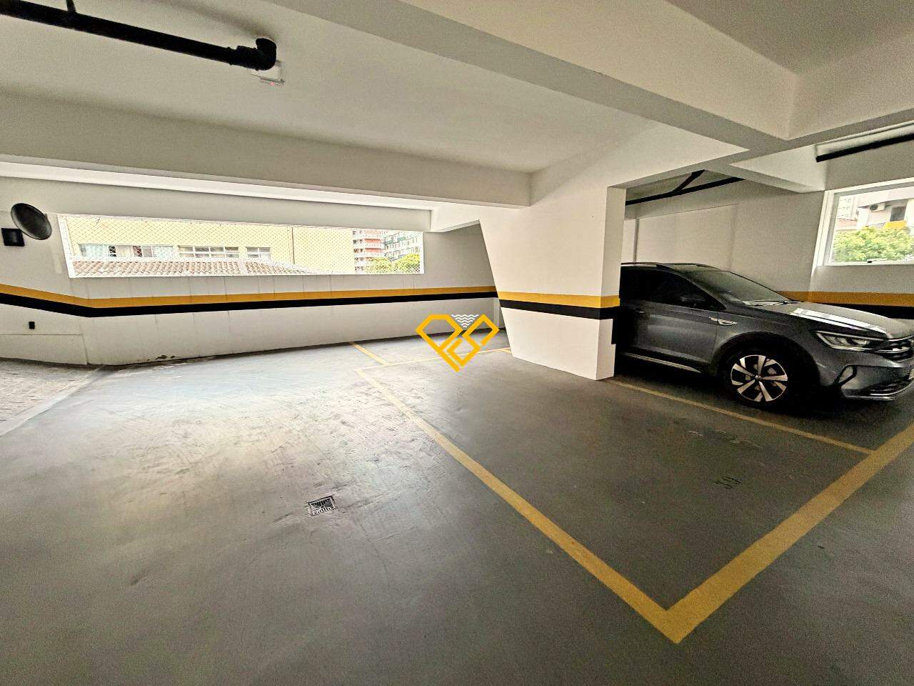 Apartamento para aluguel no Gonzaga: Garagem