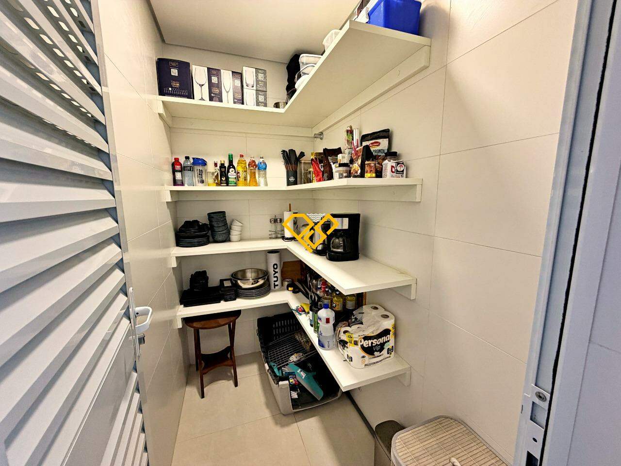 Apartamento para aluguel no Gonzaga: Despensa