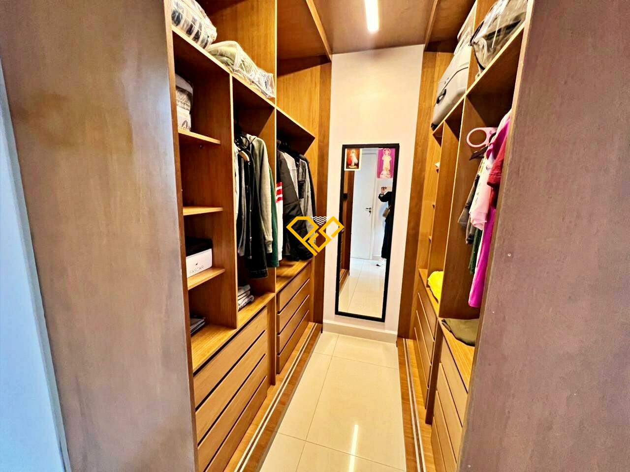Apartamento à venda no Aparecida: Dormitório 1 - suíte - closet