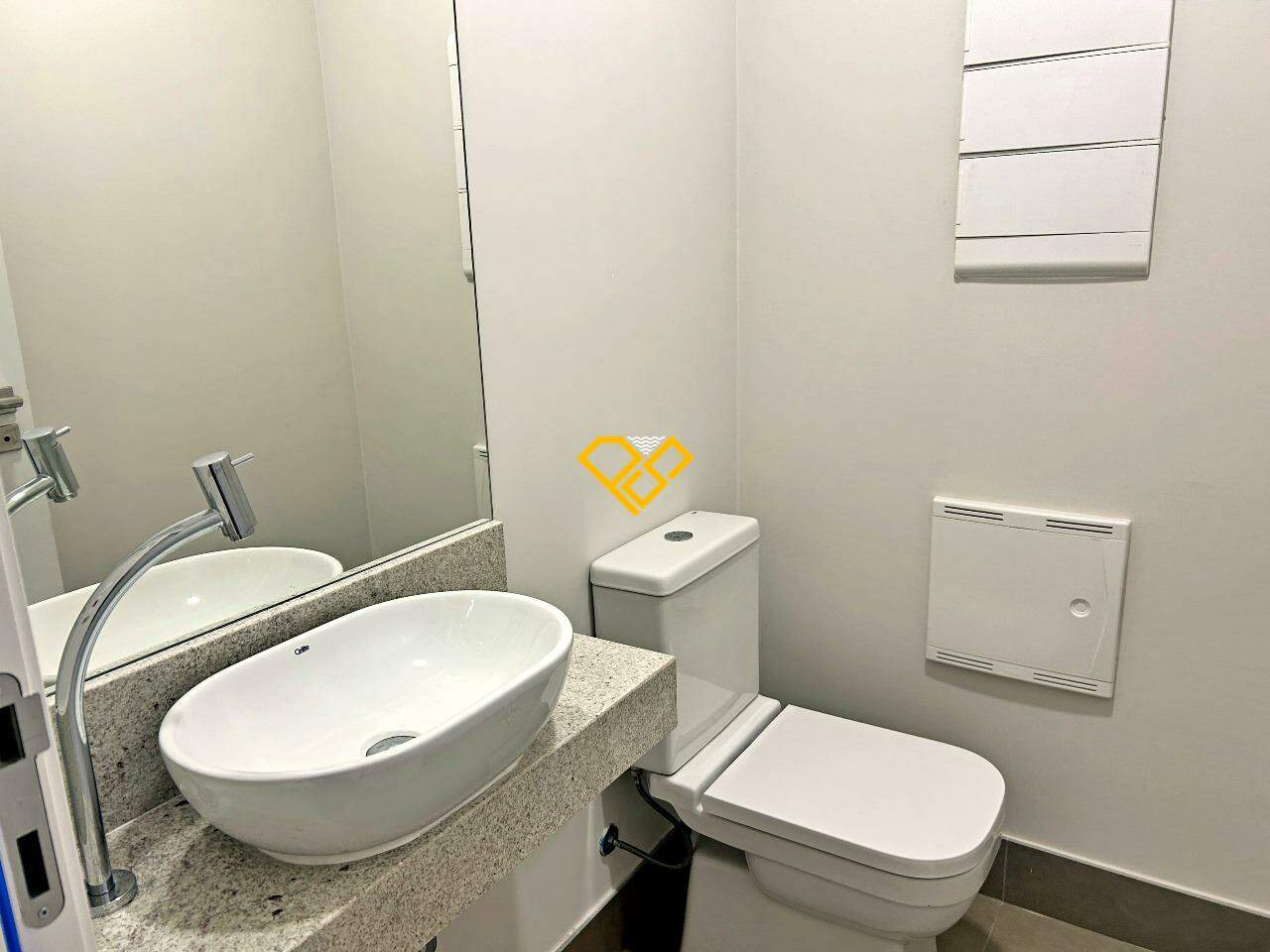 Apartamento para aluguel no Boqueirão: Lavabo