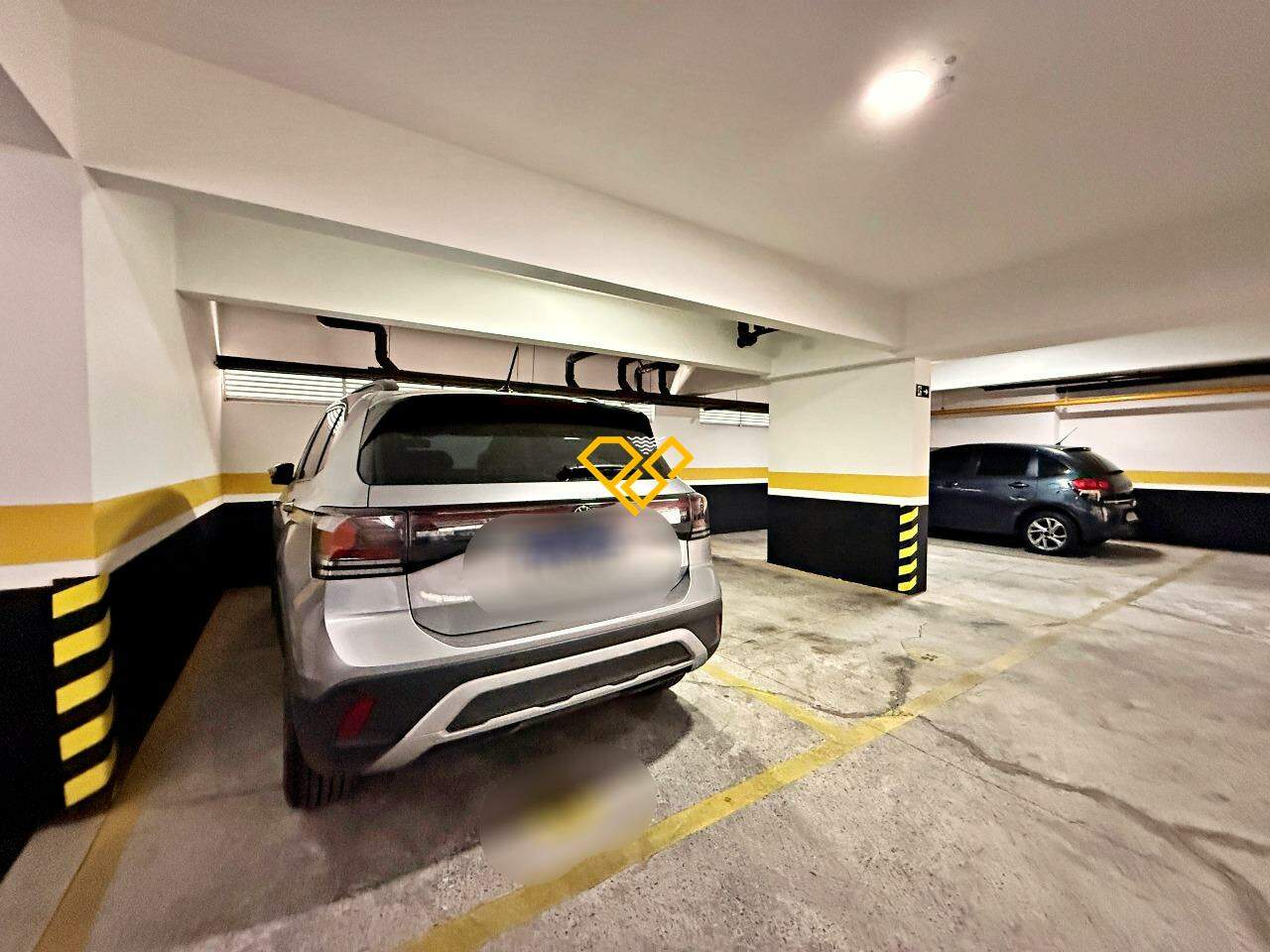 Apartamento à venda no Embaré: Garagem