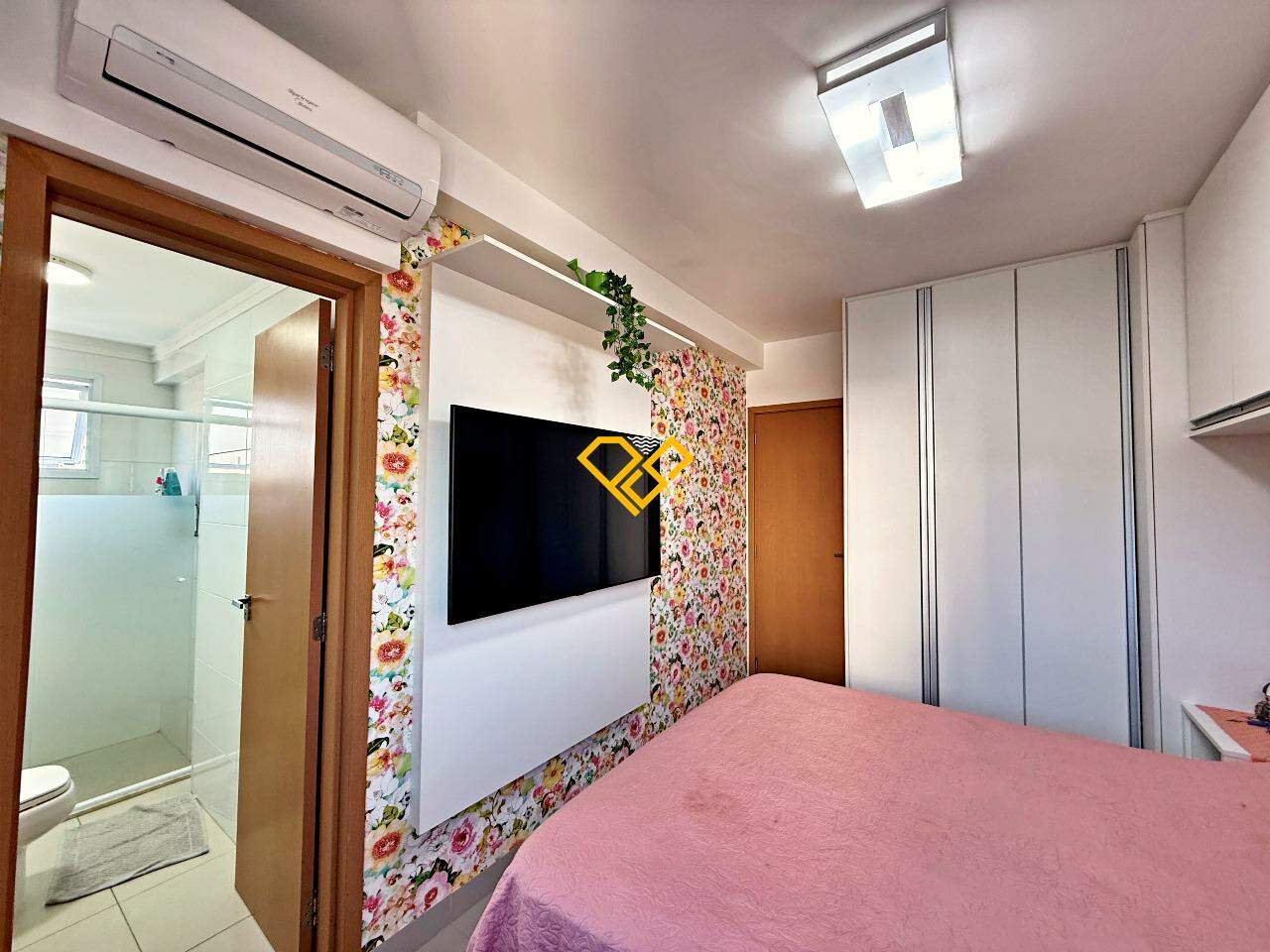 Apartamento à venda no Embaré: Dormitório 1 - suíte