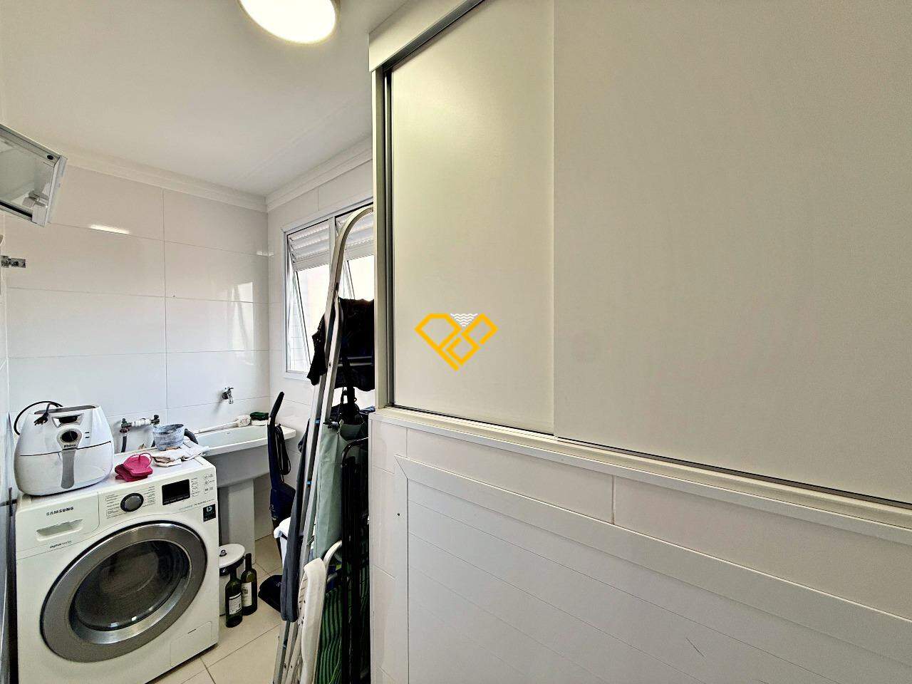Apartamento à venda no Embaré: Área de serviço