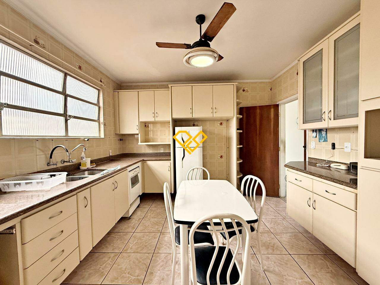 Apartamento à venda no Embaré: Cozinha