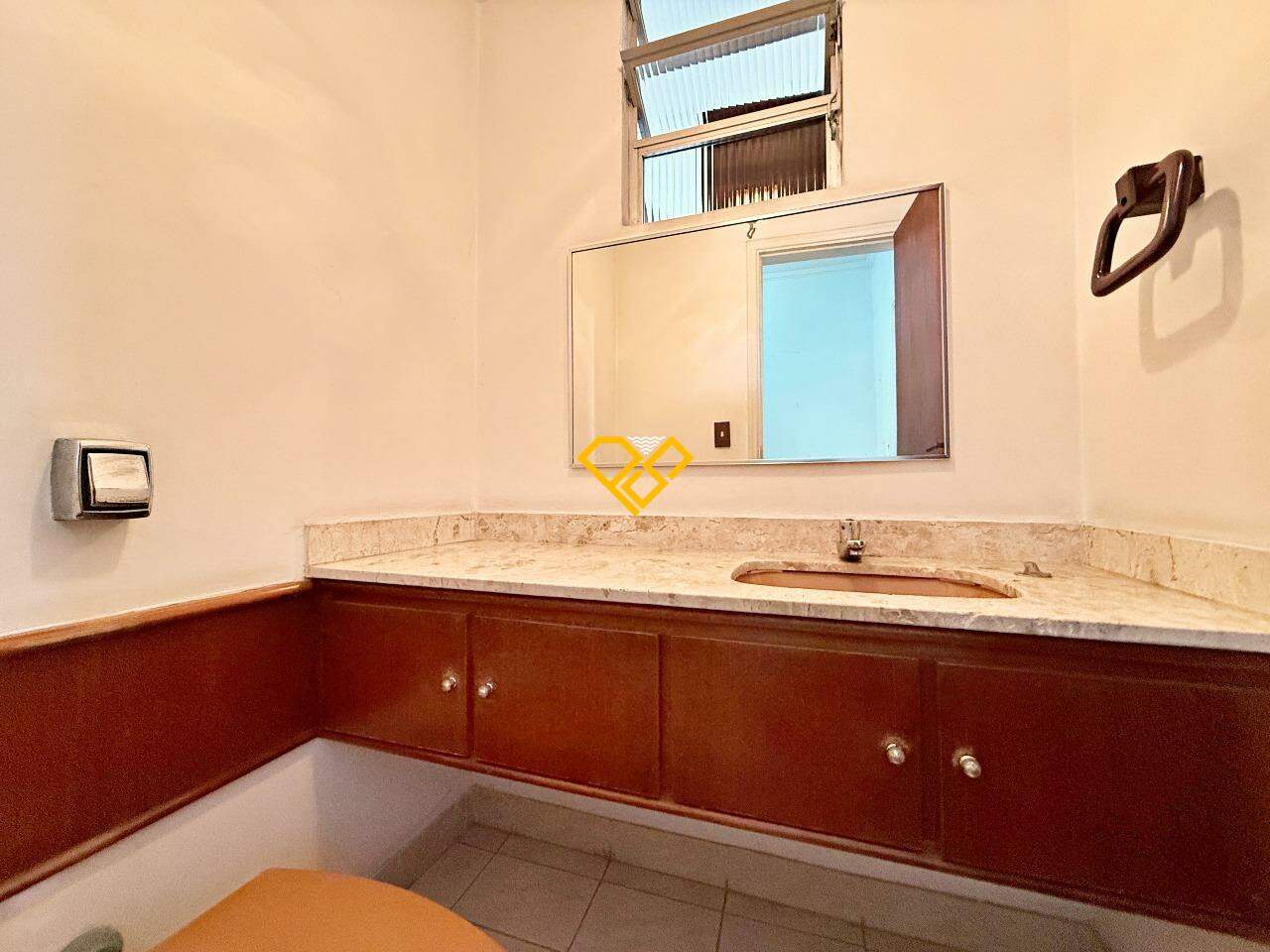 Apartamento à venda no Embaré: Lavabo