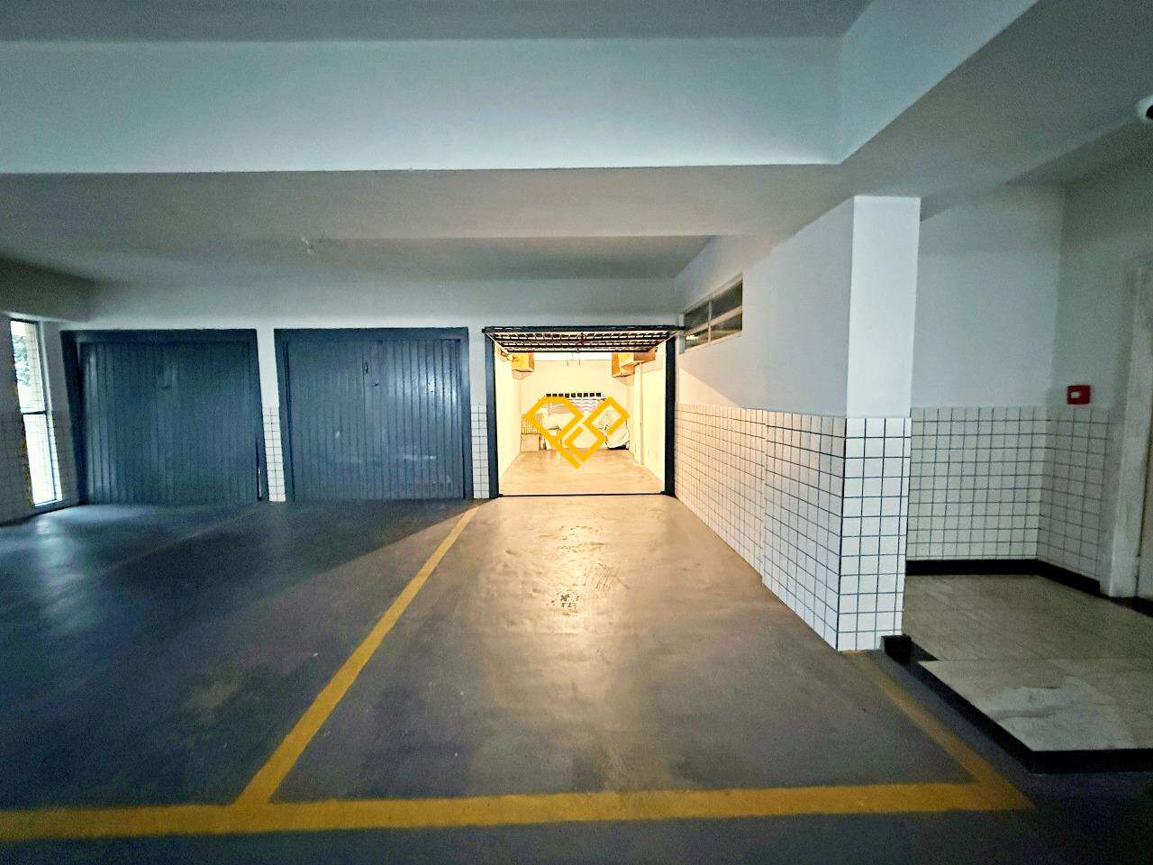 Apartamento à venda no Embaré: Garagem