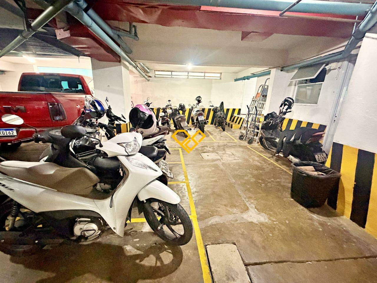 Apartamento à venda no Ponta da Praia: Garagem